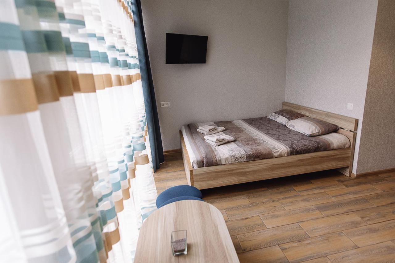 Brooklyn 2 Otel Yablunytsia Dış mekan fotoğraf