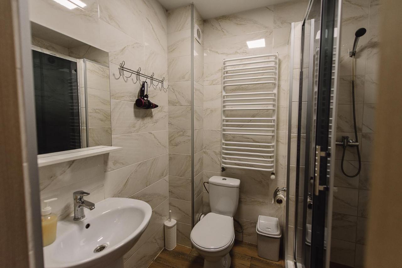 Brooklyn 2 Otel Yablunytsia Dış mekan fotoğraf