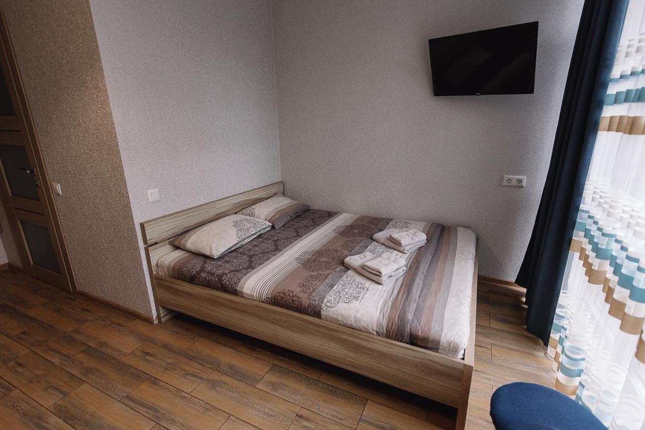 Brooklyn 2 Otel Yablunytsia Dış mekan fotoğraf