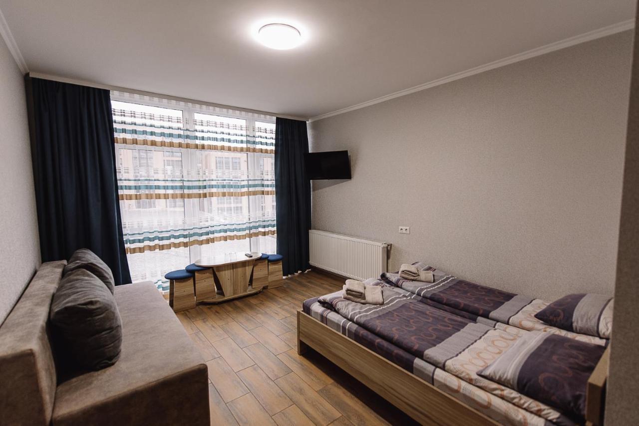 Brooklyn 2 Otel Yablunytsia Dış mekan fotoğraf