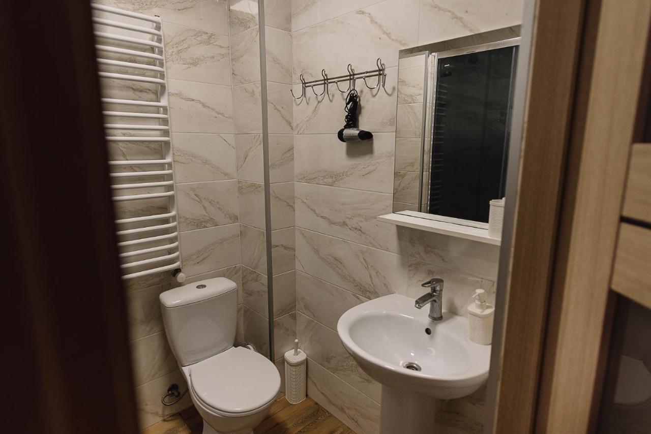 Brooklyn 2 Otel Yablunytsia Dış mekan fotoğraf