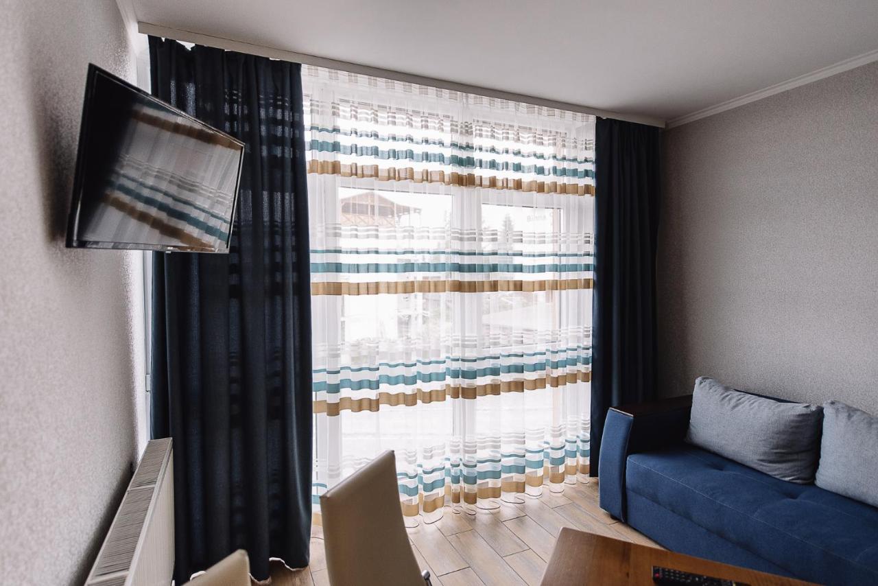 Brooklyn 2 Otel Yablunytsia Dış mekan fotoğraf