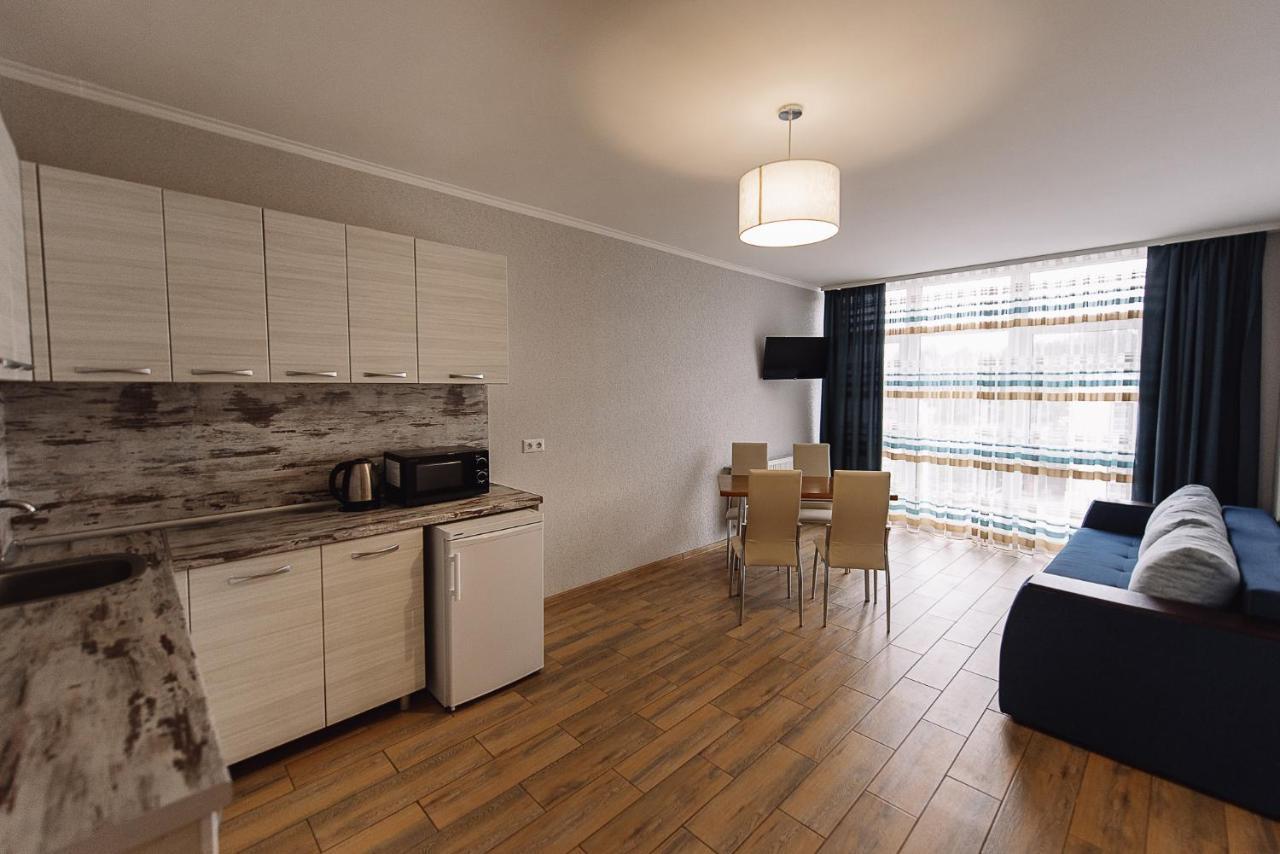 Brooklyn 2 Otel Yablunytsia Dış mekan fotoğraf